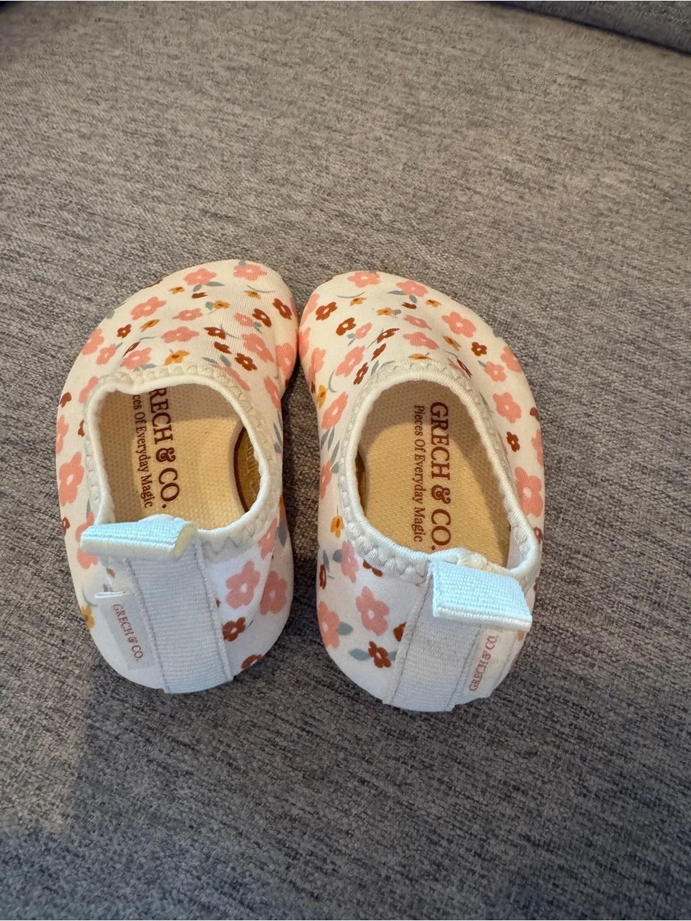 Baby Floral Slip-On Soft Shoes in White and Pink